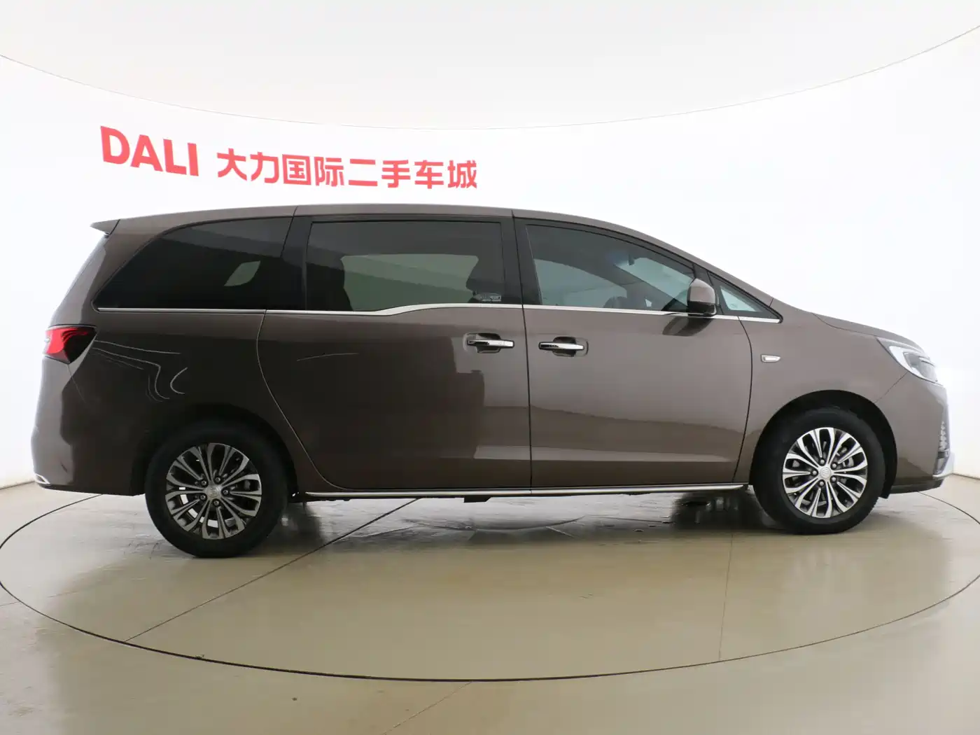 Buick GL8 2023 Land Business Class 652T Luxury фото 4