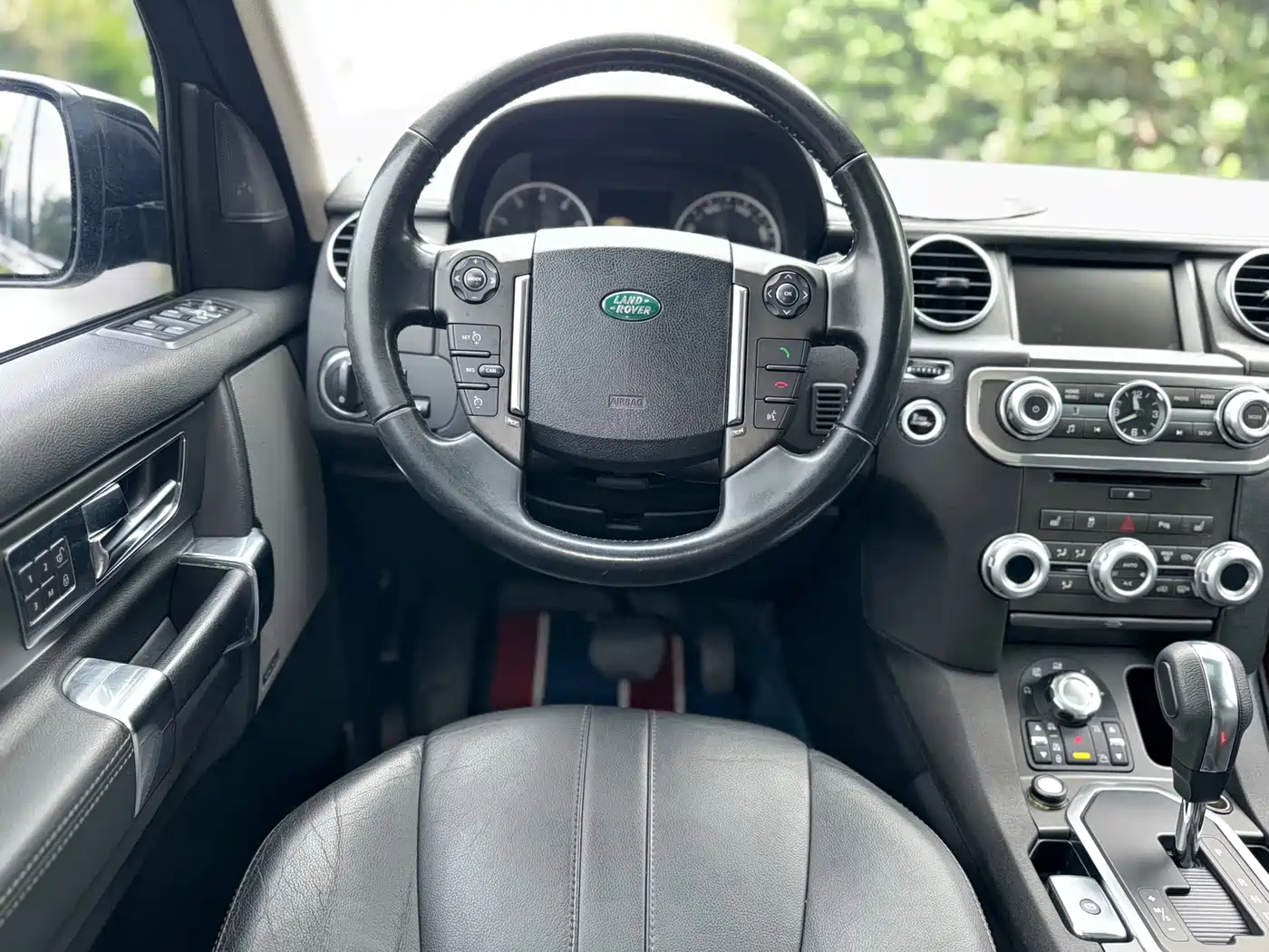 Фото 8 - Land Rover Discovery