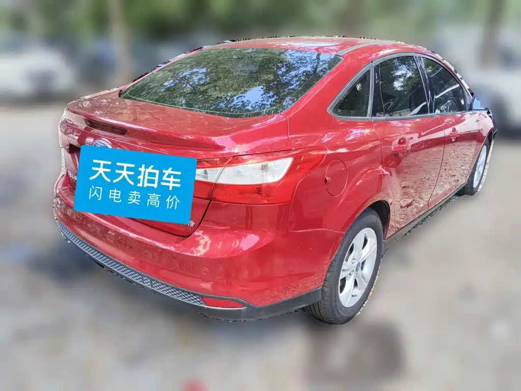Фото 2 - Ford Focus
