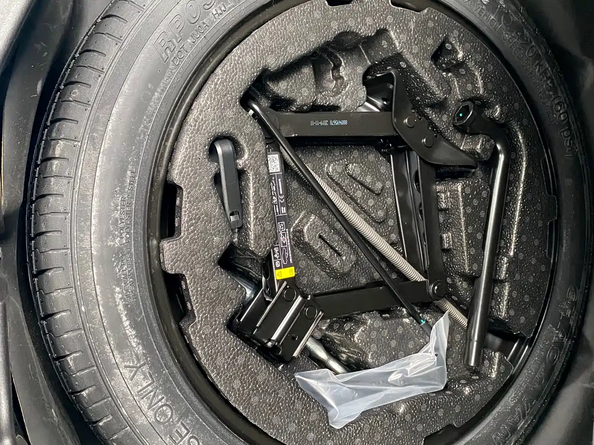 Lynk & Co 01 2019 2.0T 2WD Pro Edition China V фото 15