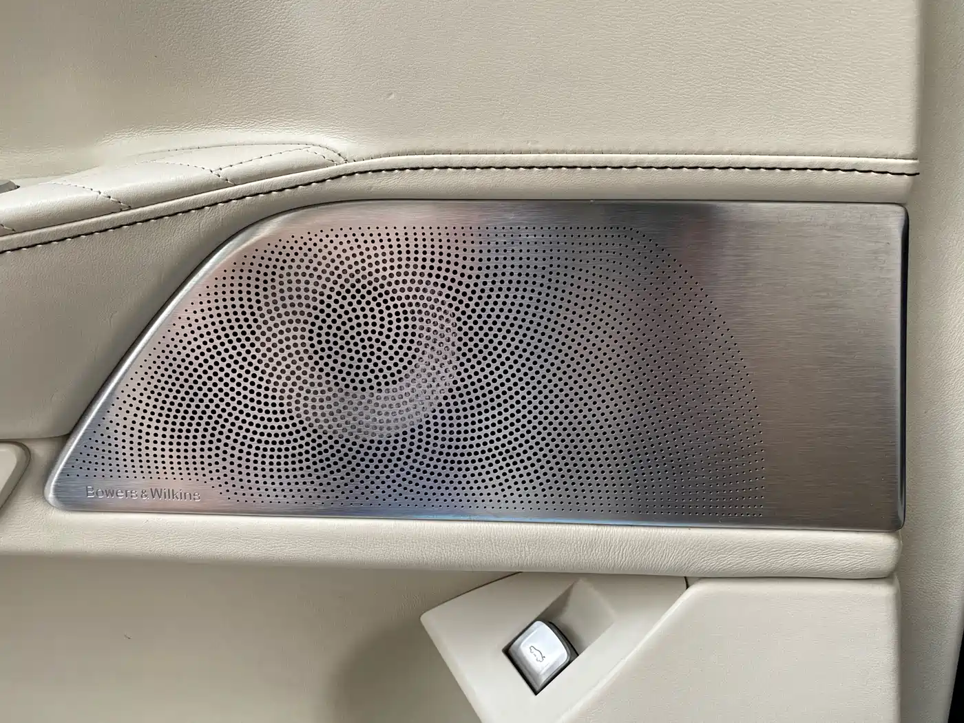 BMW 7 Series 2022 740Li xDrive Executive Luxury Package фото 16