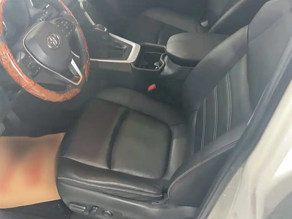 Toyota RAV4 Rongfang 2020 2.0L CVT 2WD Fashion PLUS фото 9