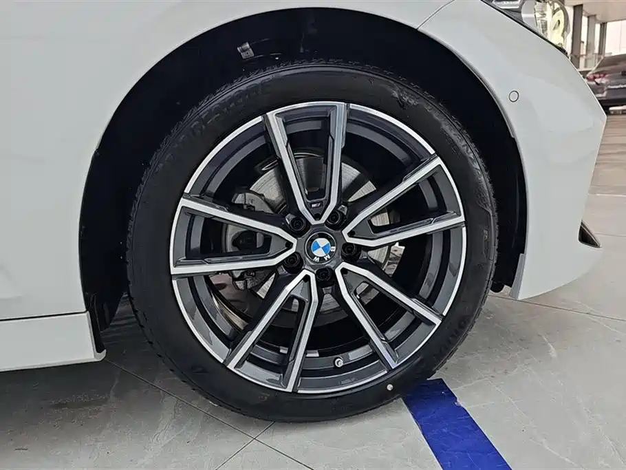 BMW 3 Series 2024 325Li M Sport Package фото 6