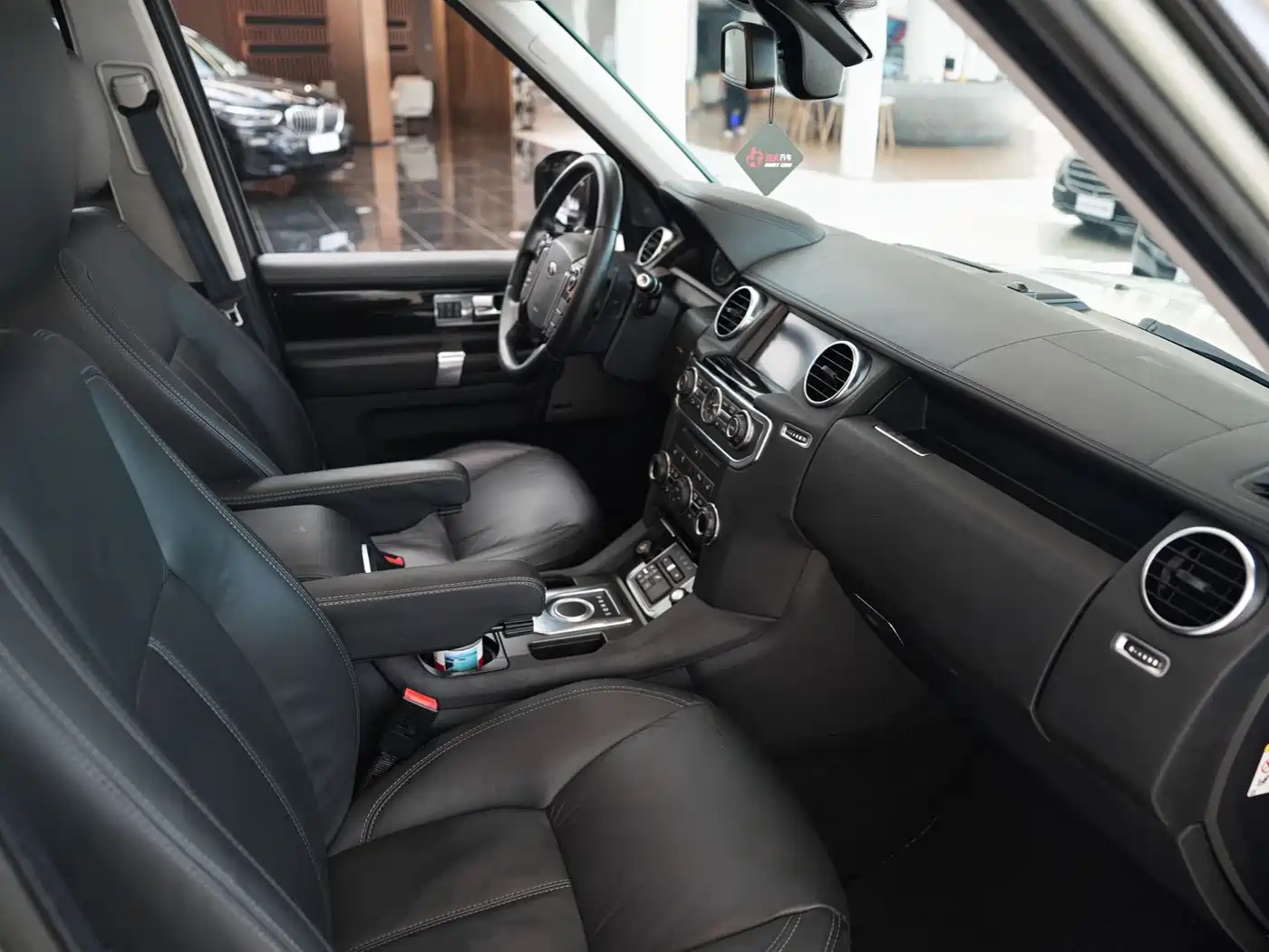 Land Rover Discovery 2014 3.0 SC V6 HSE Luxury фото 8