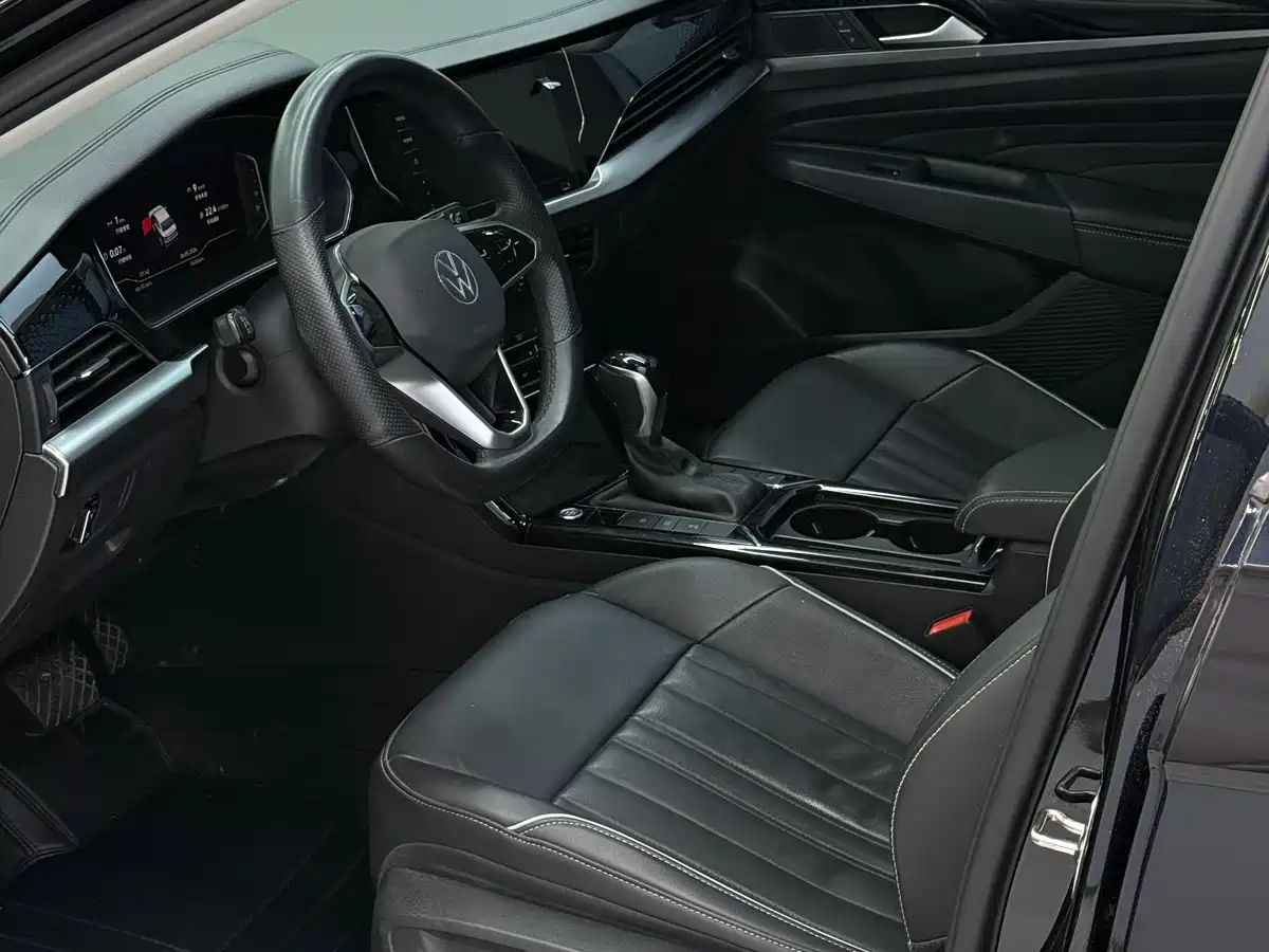 Volkswagen Passat 2023 280TSI Elite Edition фото 7