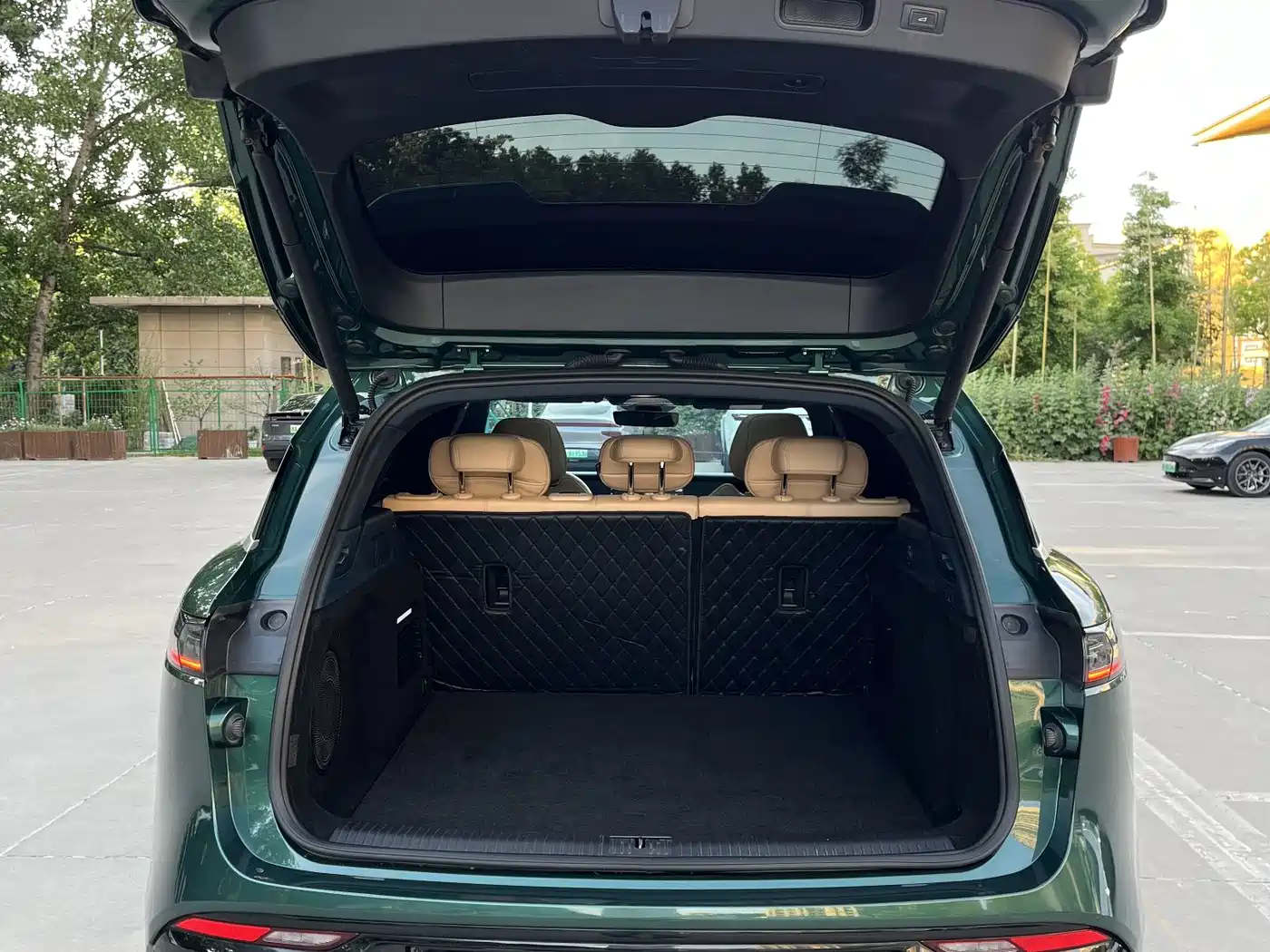 Voyah Auto VOYAH FREE 2024 Ultra Long Range Intelligent Driving Edition фото 8