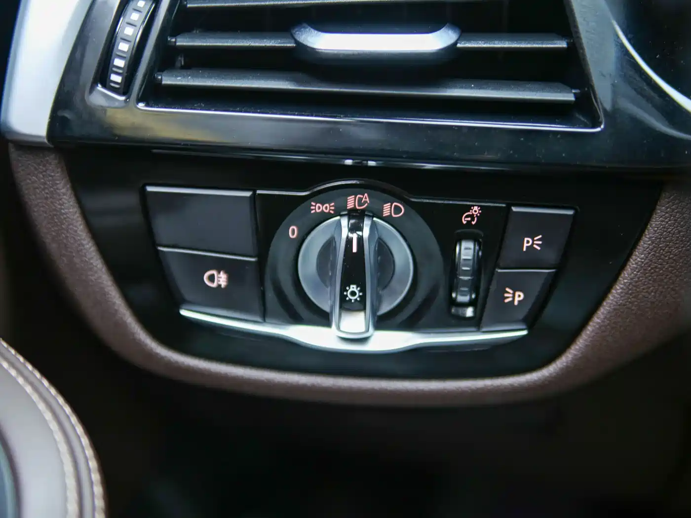 BMW 5 Series 2019 530Li Leading Luxury Package фото 19