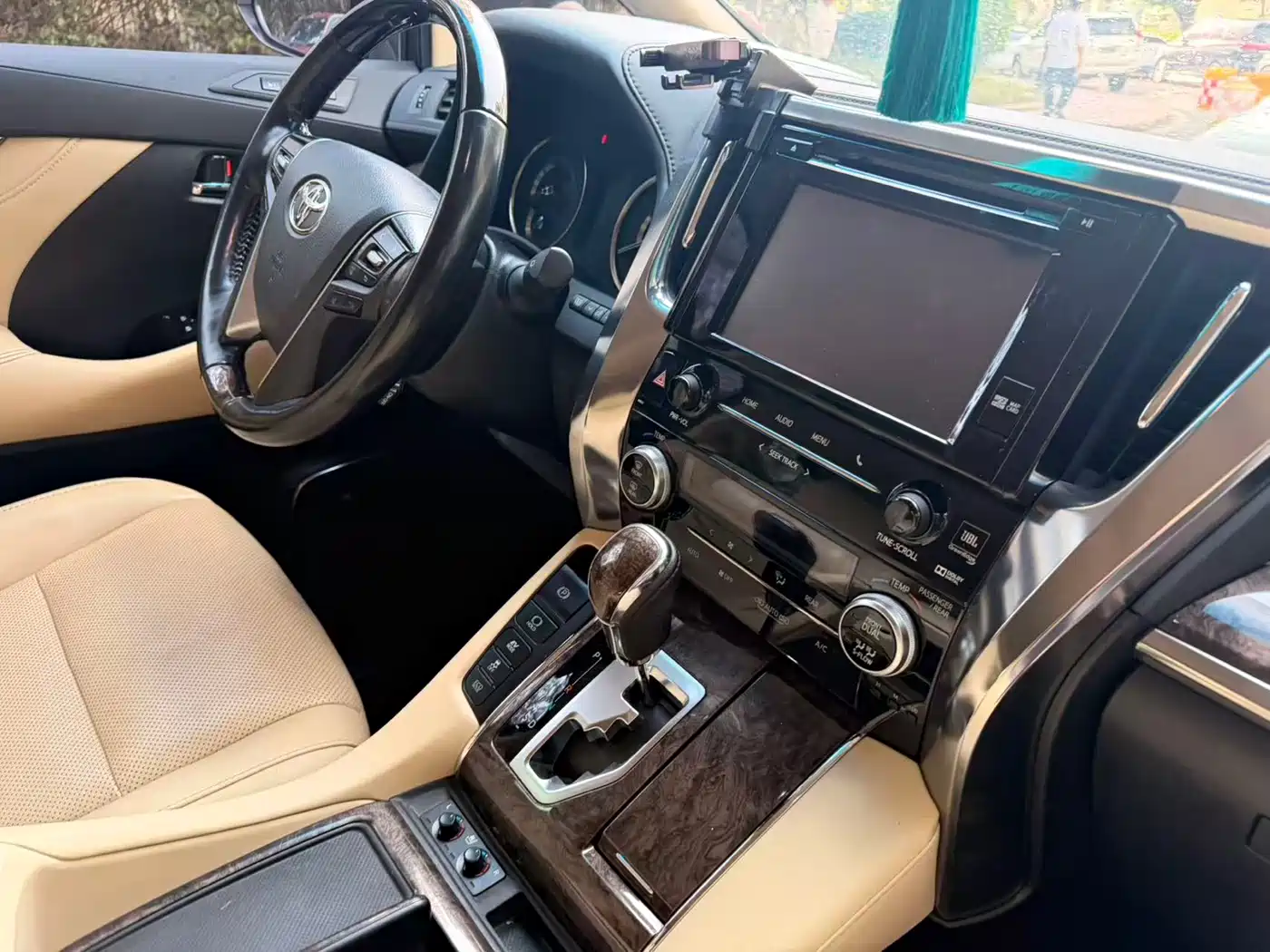 Toyota Alphard 2019 Hybrid 2.5L Premium Edition фото 10