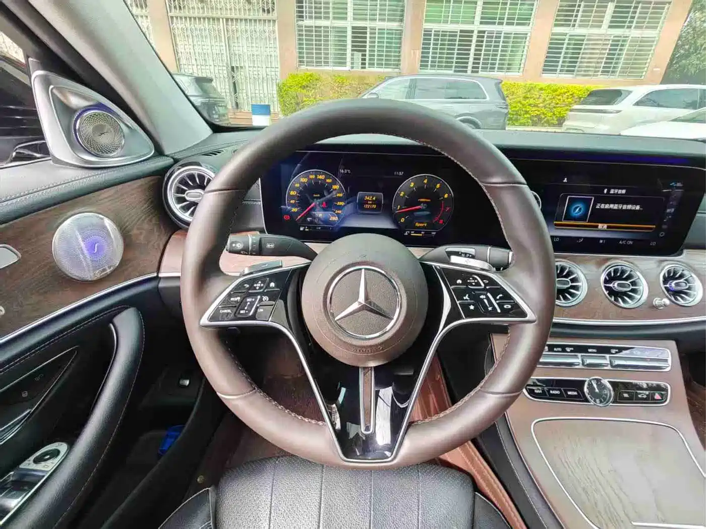 Mercedes-Benz E-Class 2016 E 200 L фото 18