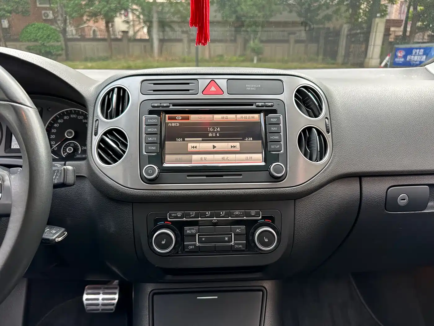 Volkswagen Golf (Import) 2011 1.4TSI Cross Golf фото 21