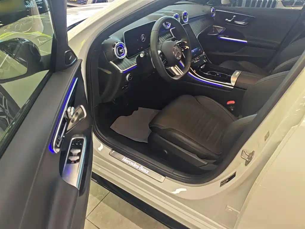 Mercedes-Benz C-Class 2024 Facelift III C 260 L Night Sport Edition фото 16