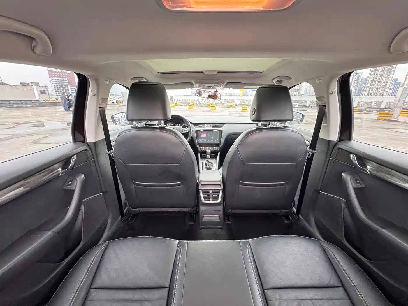 Škoda Octavia 2017 1.6L Automatic Smart Edition фото 8