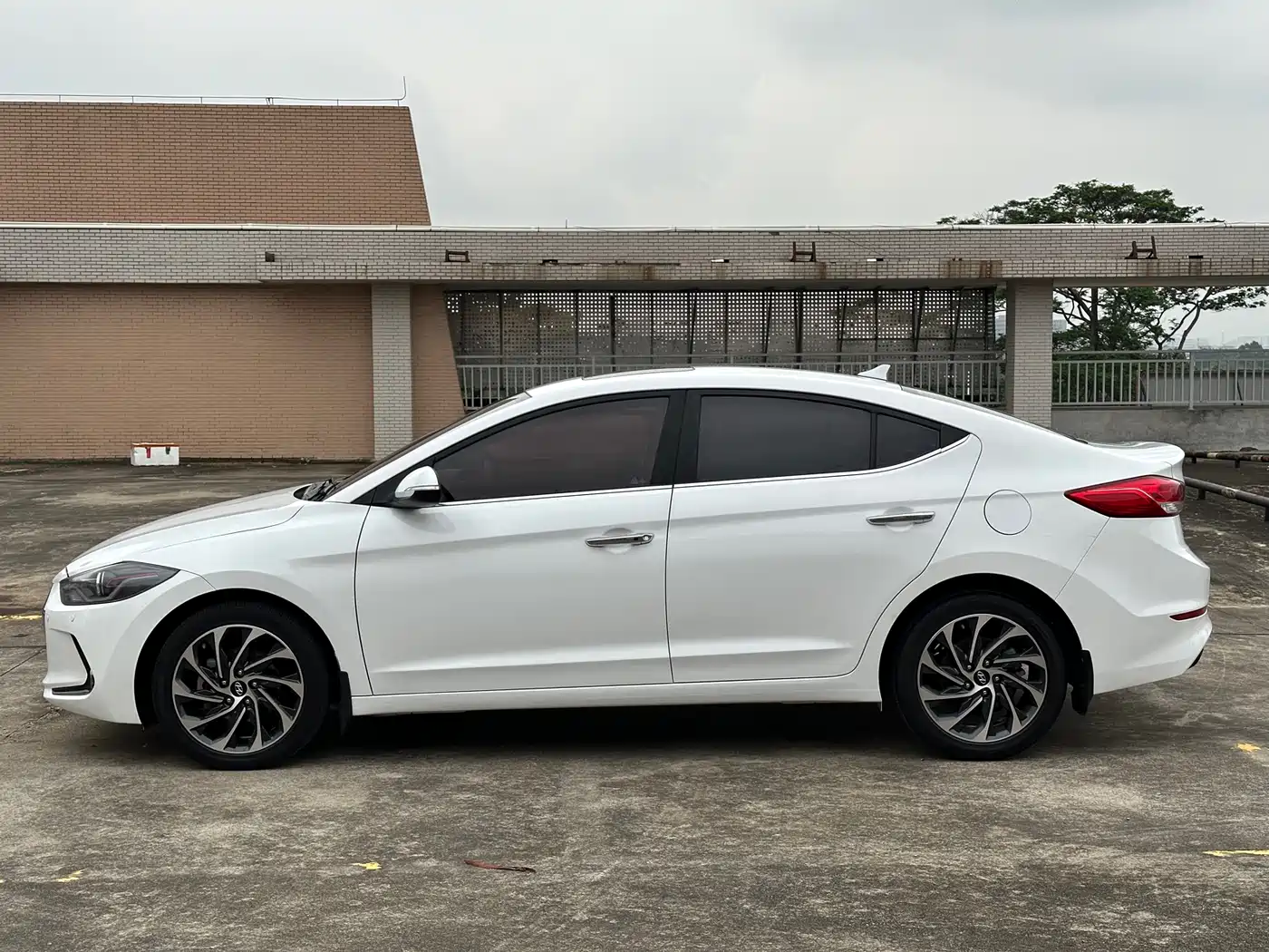 Hyundai Elantra 2019 1.4T Dual-clutch XuanDong·Vitality Type фото 8