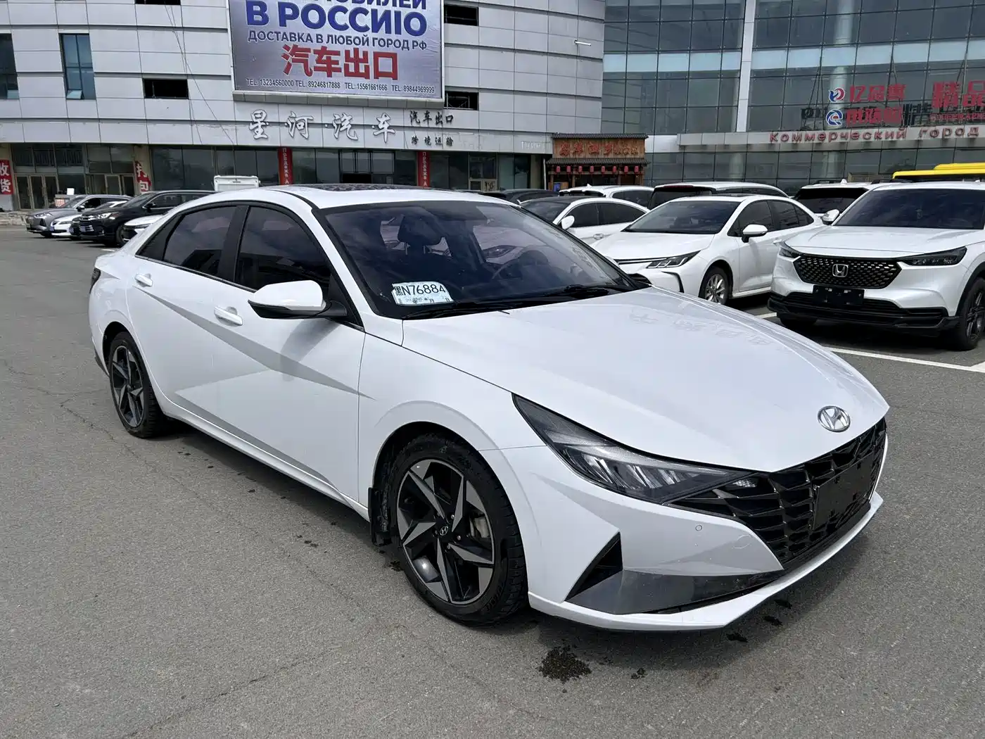 Hyundai Elantra 2022 1.5L CVT GLX Elite Edition фото 3