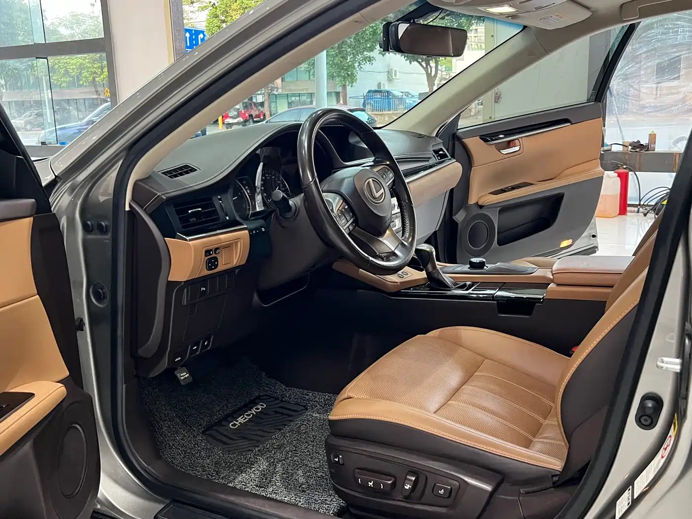 Lexus ES 2015 200 Elite Edition фото 17
