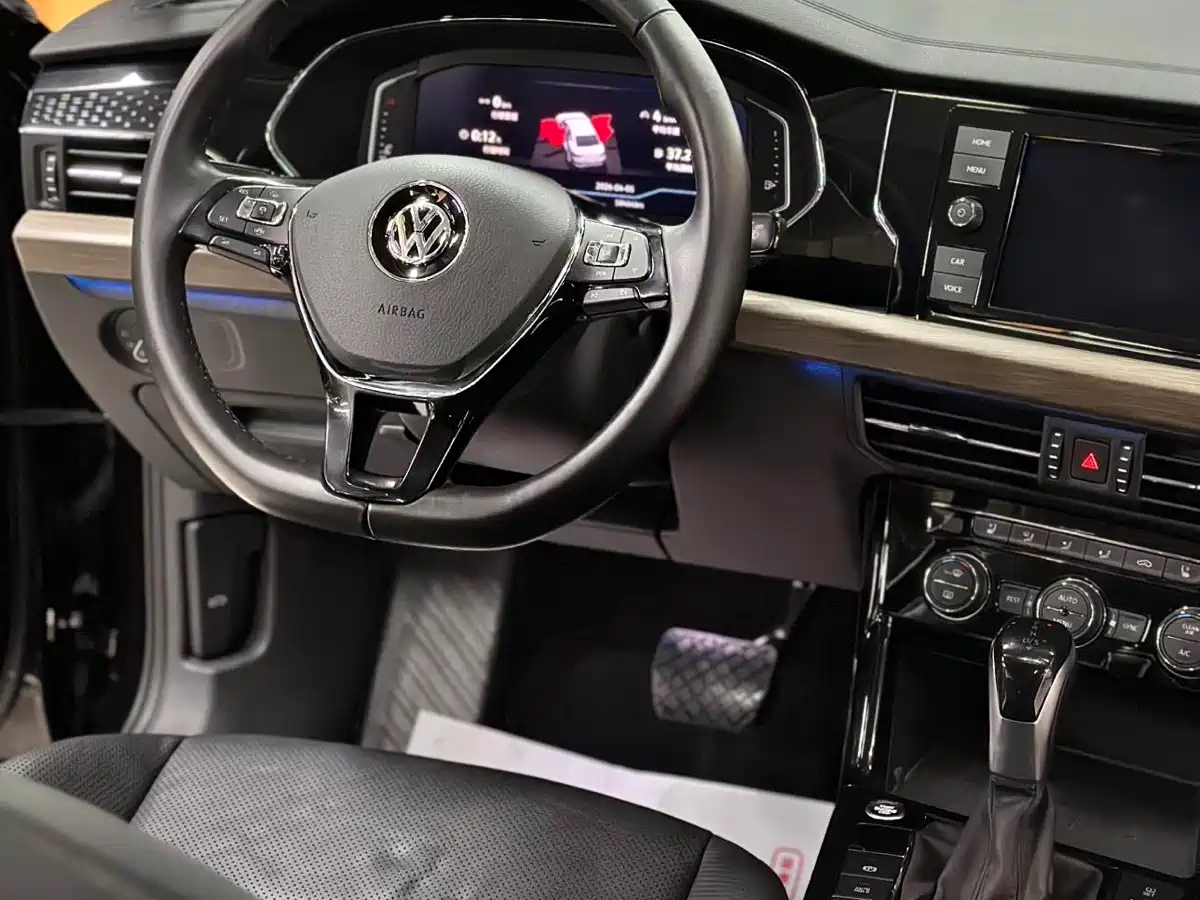 Volkswagen Passat 2019 330TSI Luxury Edition China VI фото 10