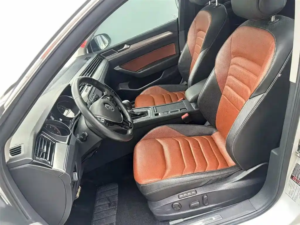 Volkswagen FAW-Volkswagen CC 2019 330TSI Charm Edition China VI фото 7