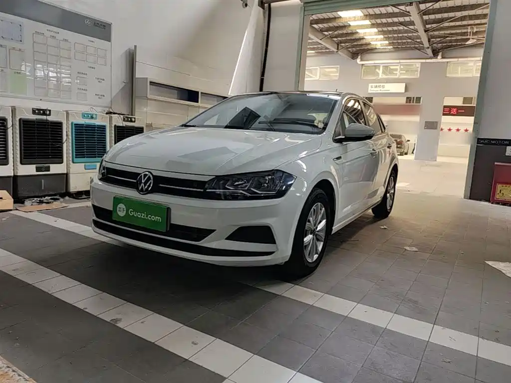 Volkswagen Polo 2021 Plus 1.5L Automatic Colorful Tech Edition фото 2