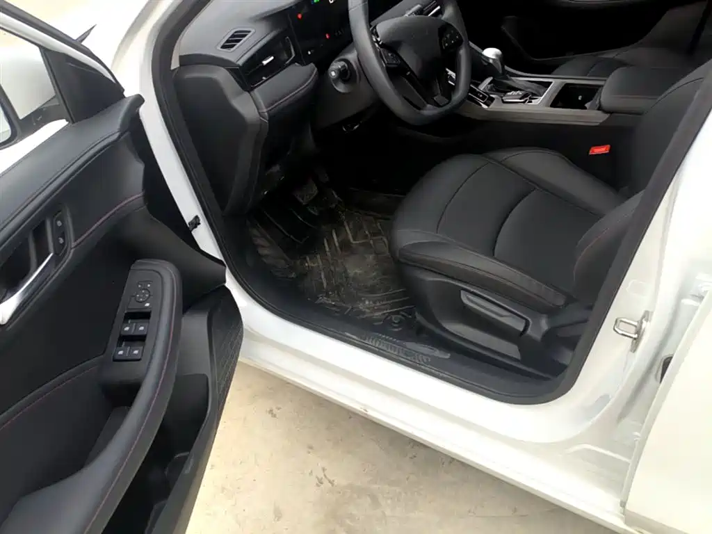 Roewe i5 2026 2026 1.5L CVT Luxury