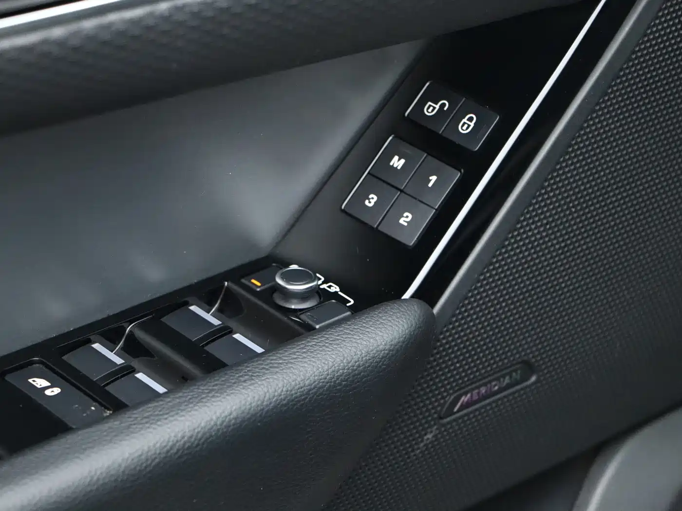 Land Rover Range Rover Velar 2020 P340 R-DYNAMIC S фото 13