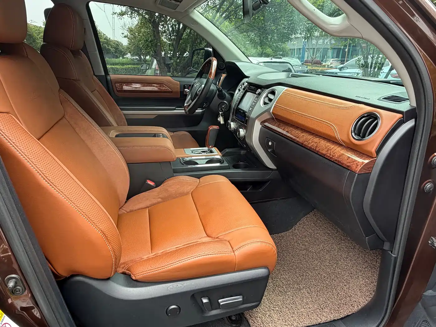 Toyota Tundra 2014 5.7L 1794 Edition фото 8