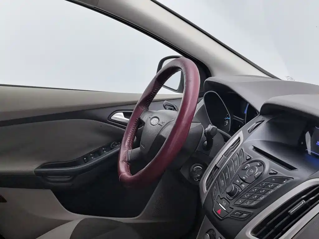 Фото 22 - Ford Focus