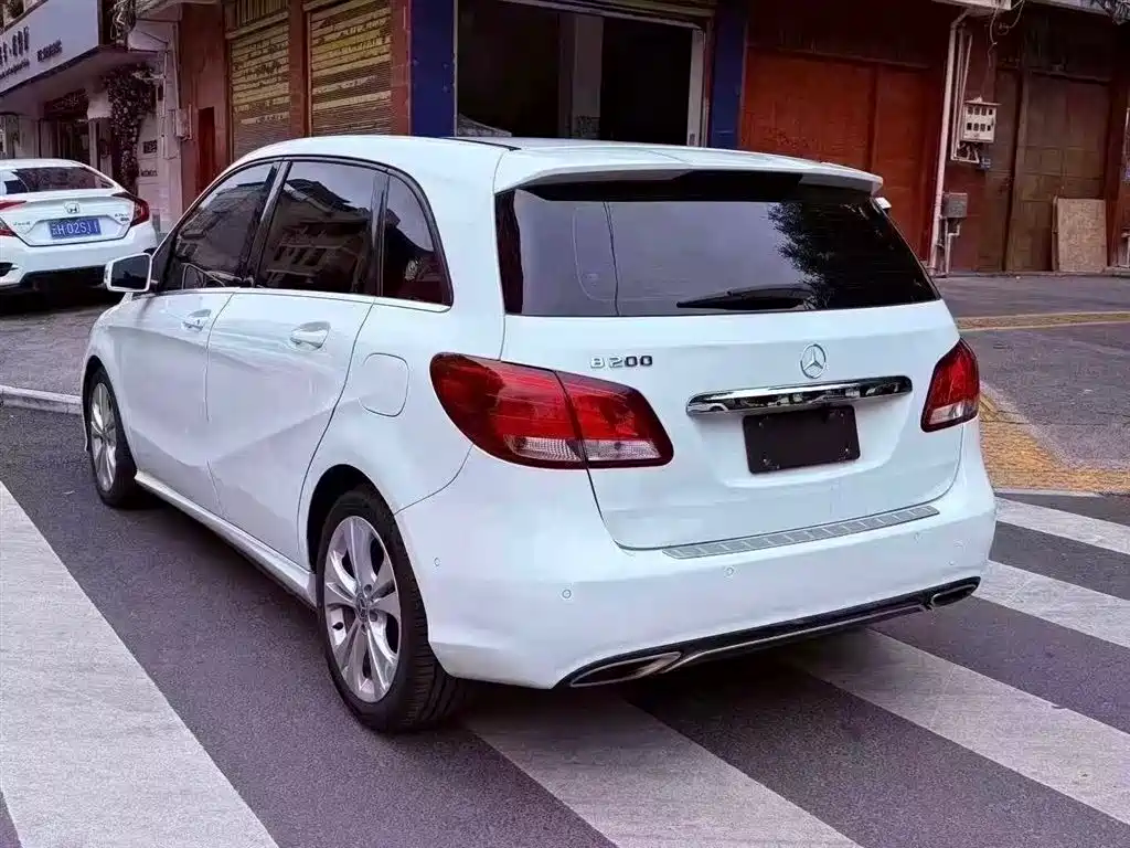 Mercedes-Benz B-Class 2017 B 200 Dynamic фото 3