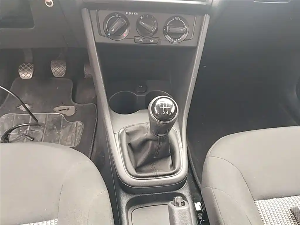 Volkswagen Polo 2016 1.4L Manual Trend фото 14