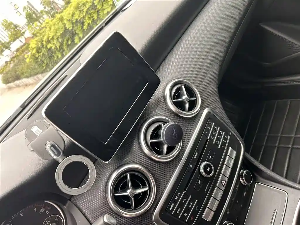 Mercedes-Benz A-Class (Import) 2017 Facelift A 200 Dynamic фото 6