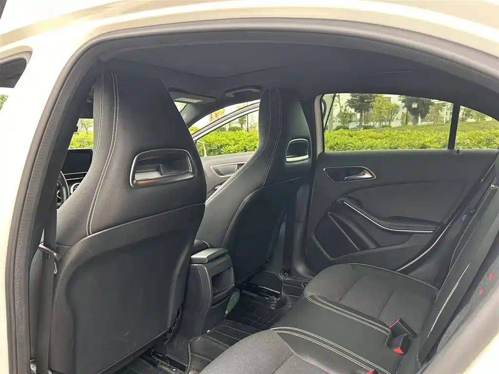 Mercedes-Benz A-Class (Import) 2017 Facelift A 200 Dynamic фото 15