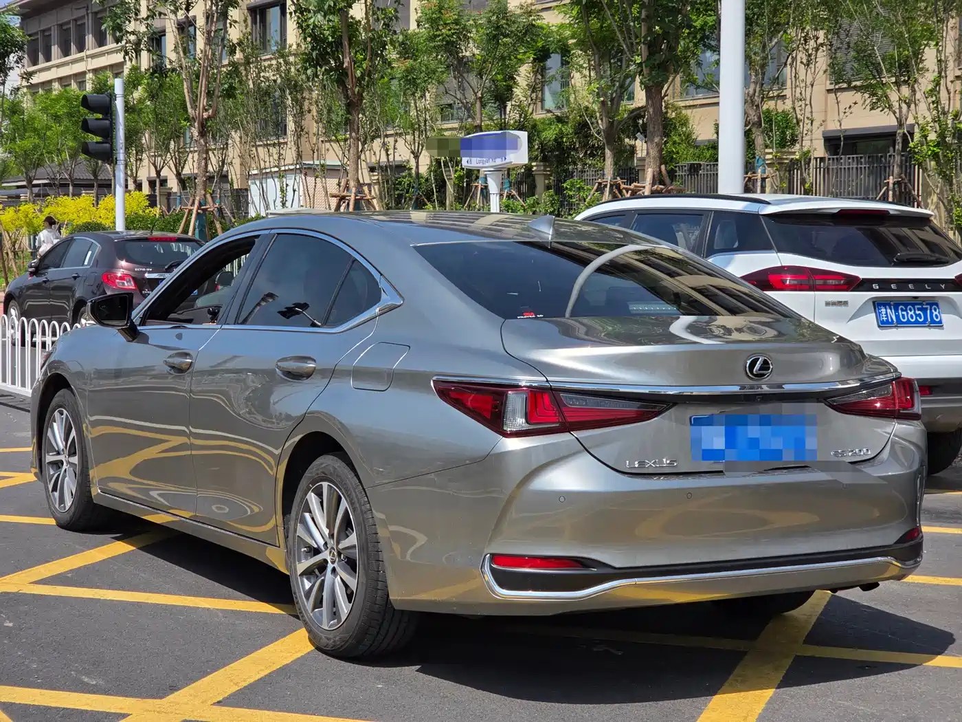 Lexus ES 2021 200 Excellence Edition фото 11