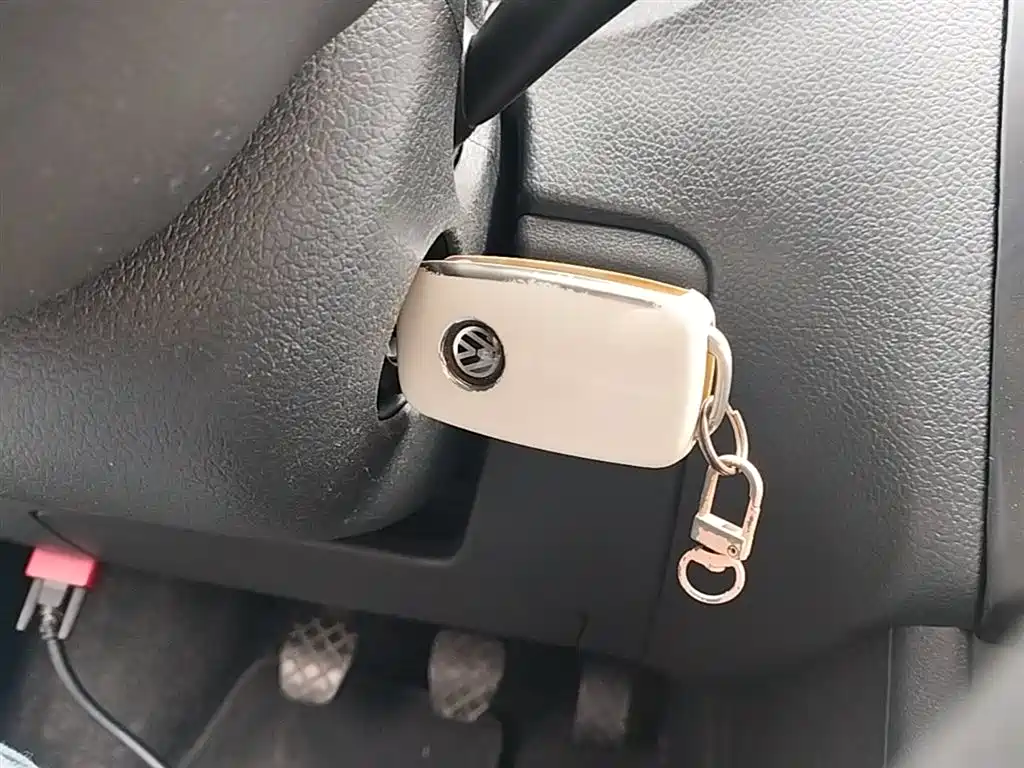 Volkswagen Polo 2016 1.4L Manual Trend фото 9