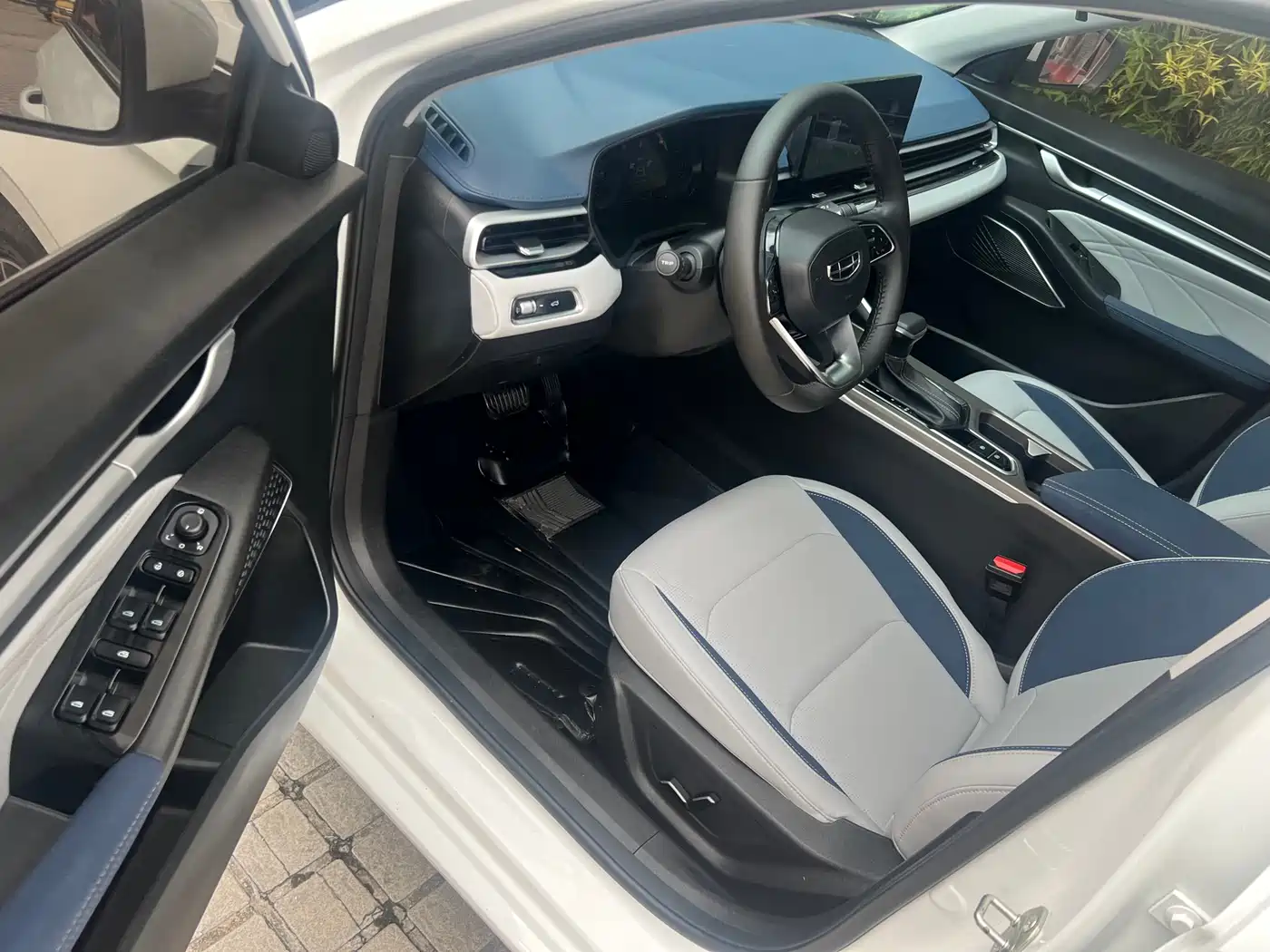 GEELY AUTOMOBILE EMGRAND