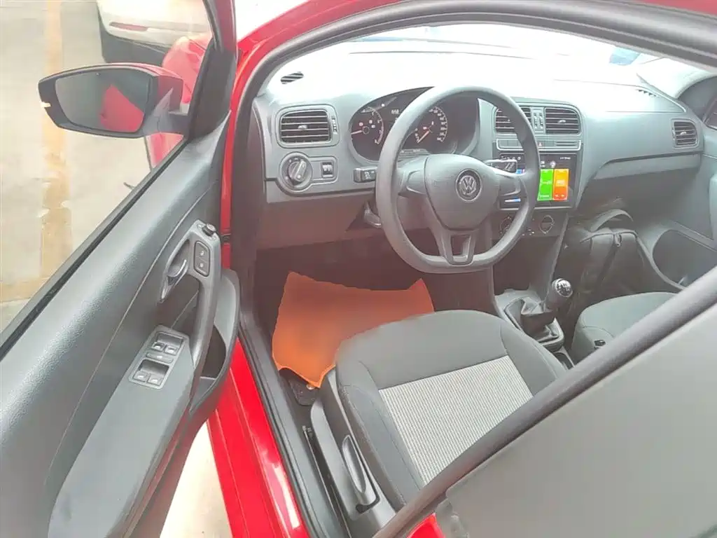 Volkswagen Polo 2016 1.4L Manual Trend фото 16