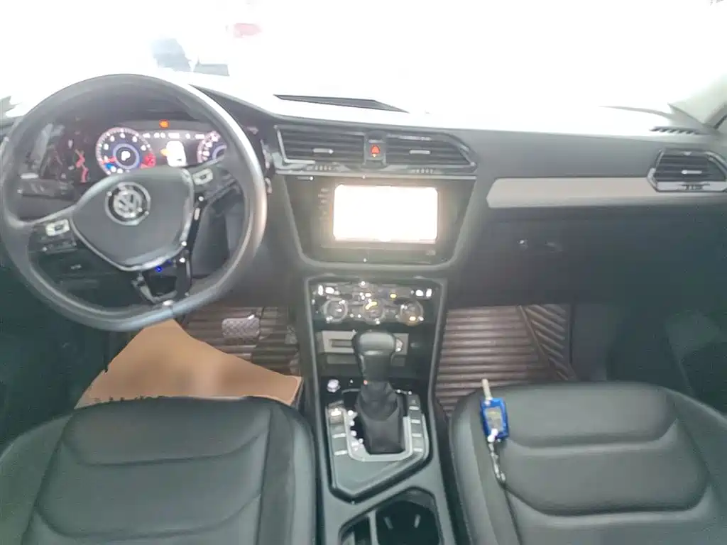 Volkswagen Tiguan L 2019 Facelift 330TSI Auto 2WD Panorama Comfort China VI фото 10