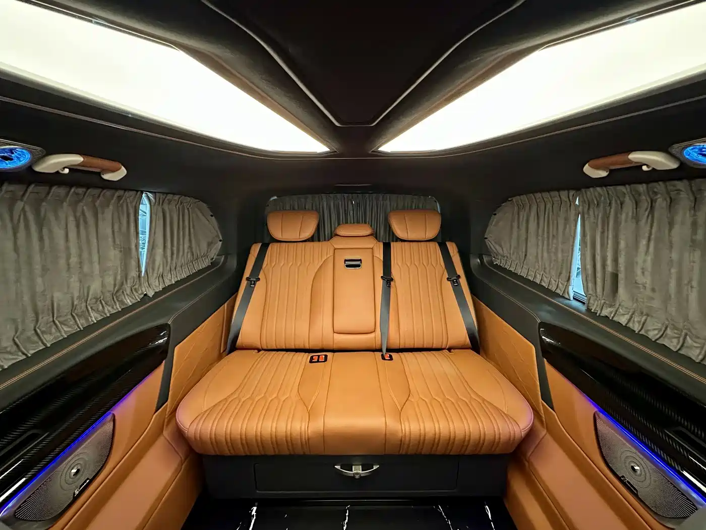 Mercedes-Benz Vito 2024 2.0T Business 7-Seater фото 23