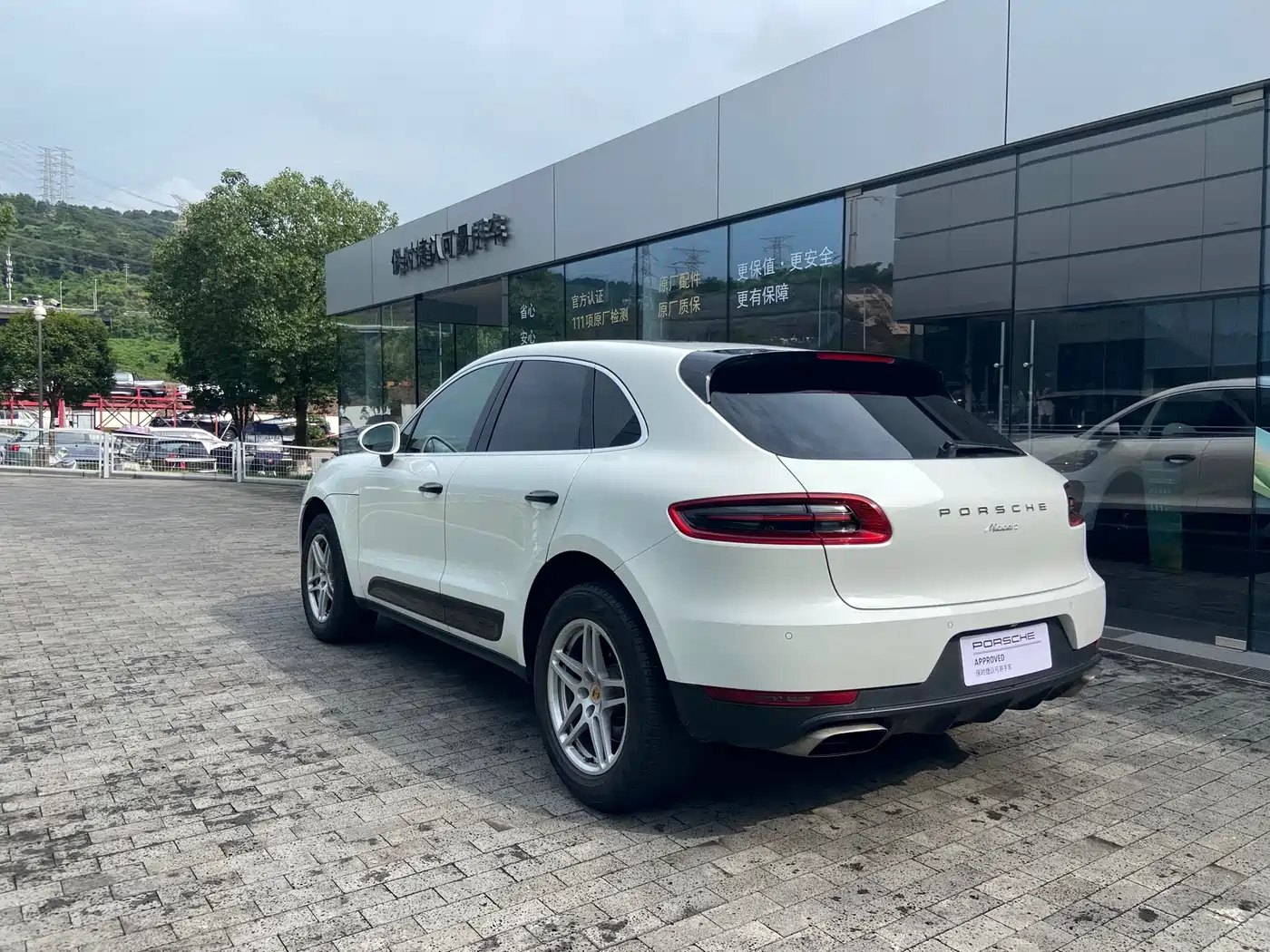 Porsche Macan 2017 Macan 2.0T фото 12