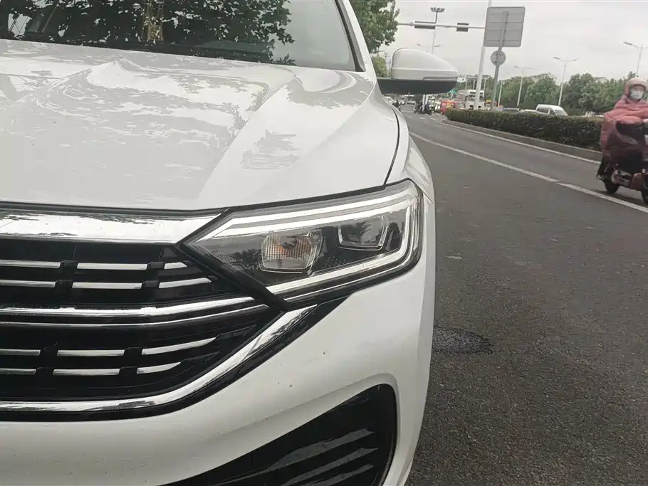 Volkswagen Sagitar 2024 300TSI DSG Surpass Edition фото 5