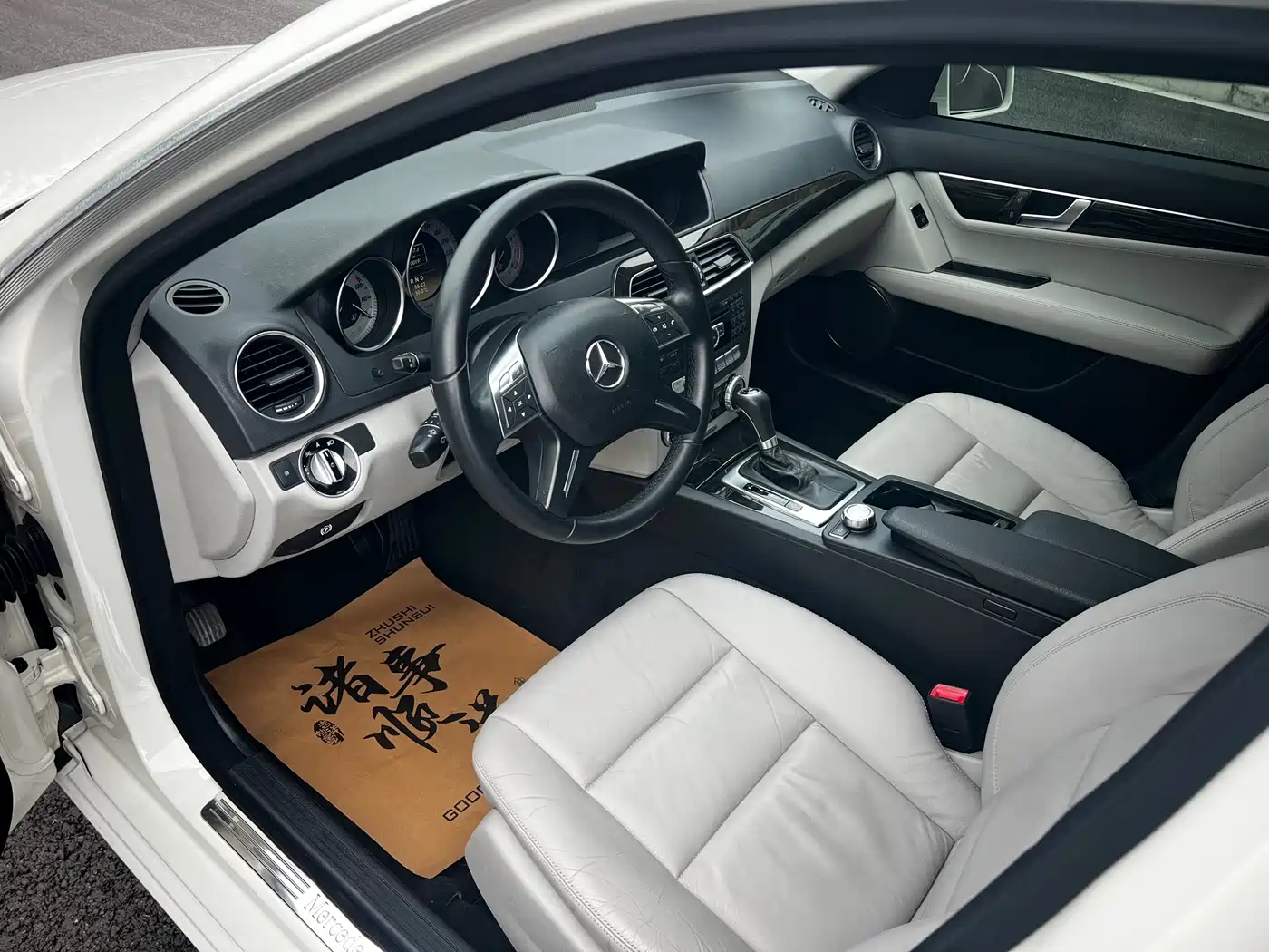Mercedes-Benz C-Class 2011 C 200 CGI Fashion фото 7