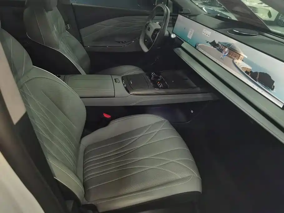 Geely Galaxy Galaxy E8 2025 2025 700km Long Voyage Smart Drive Edition