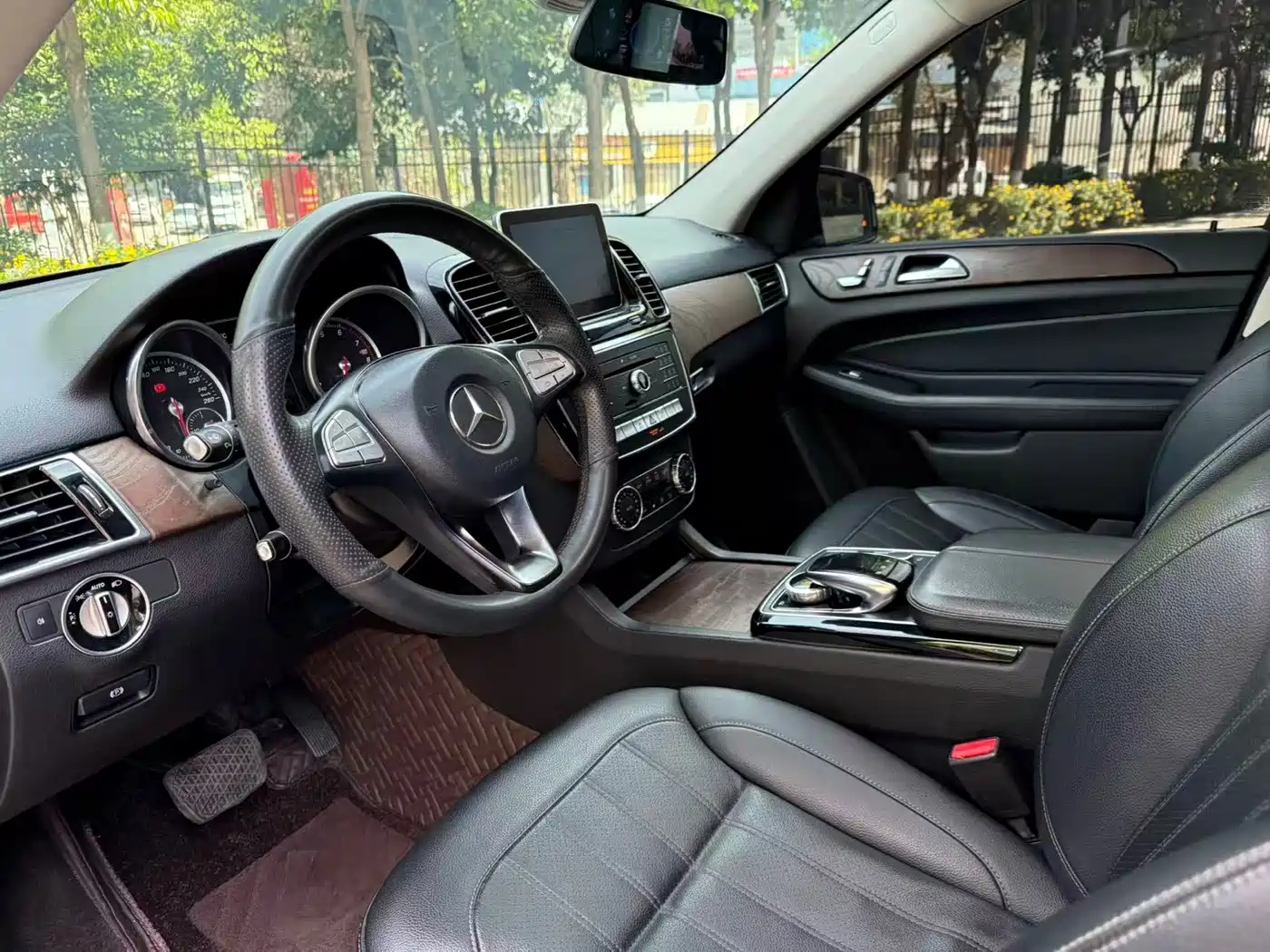 Mercedes-Benz GLE 2015 GLE 400 4MATIC фото 21