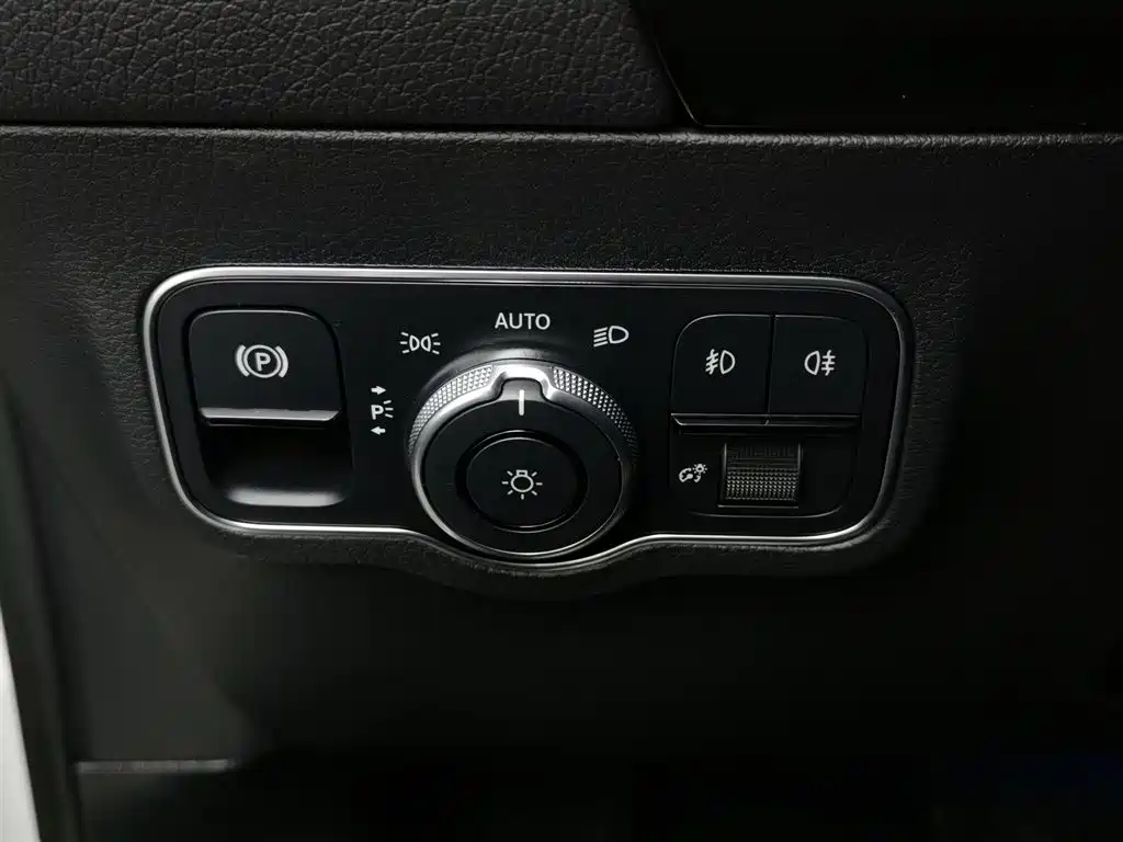 Mercedes-Benz GLA 2022 Facelift GLA 200 фото 21