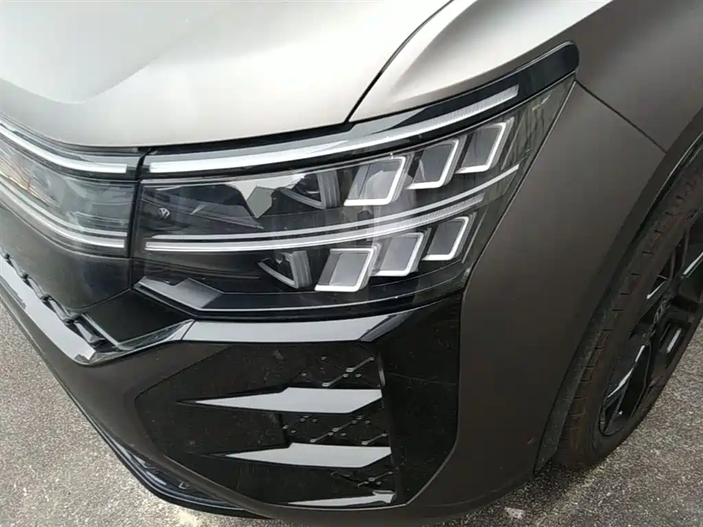 Volkswagen Teramont 2025 Teramont Pro 450TSI 4WD Summit Edition фото 24