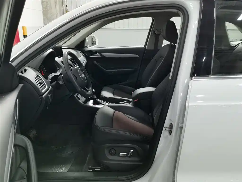 Audi Q3 2018 35 TFSI Fashion Collector's Edition фото 10