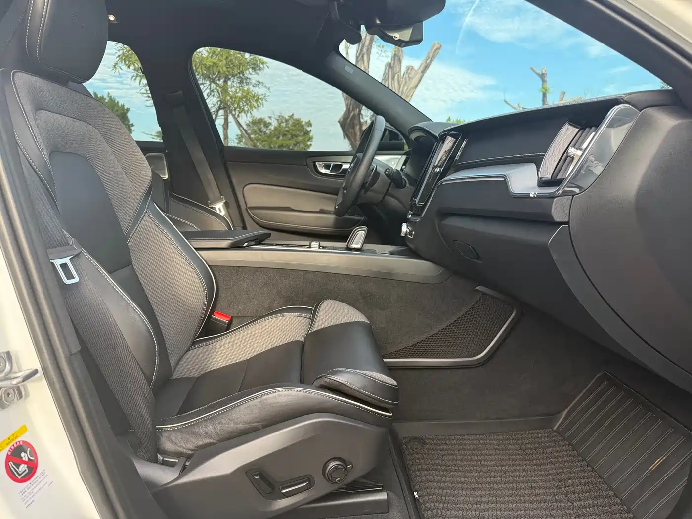 VOLVO XC60 PLUG IN HYBRID