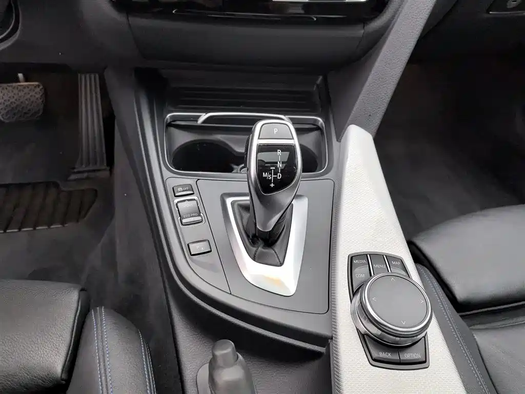 BMW 3 Series GT 2017 330i xDrive M Sport фото 13