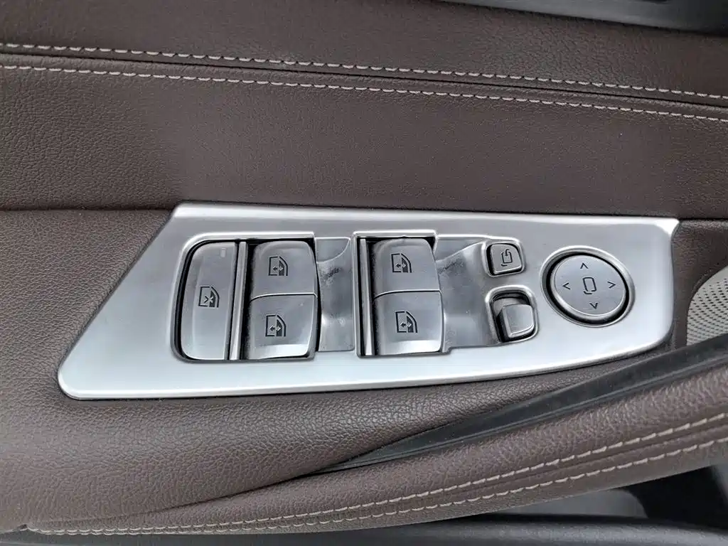 BMW 5 Series 2020 525Li Luxury Package фото 9