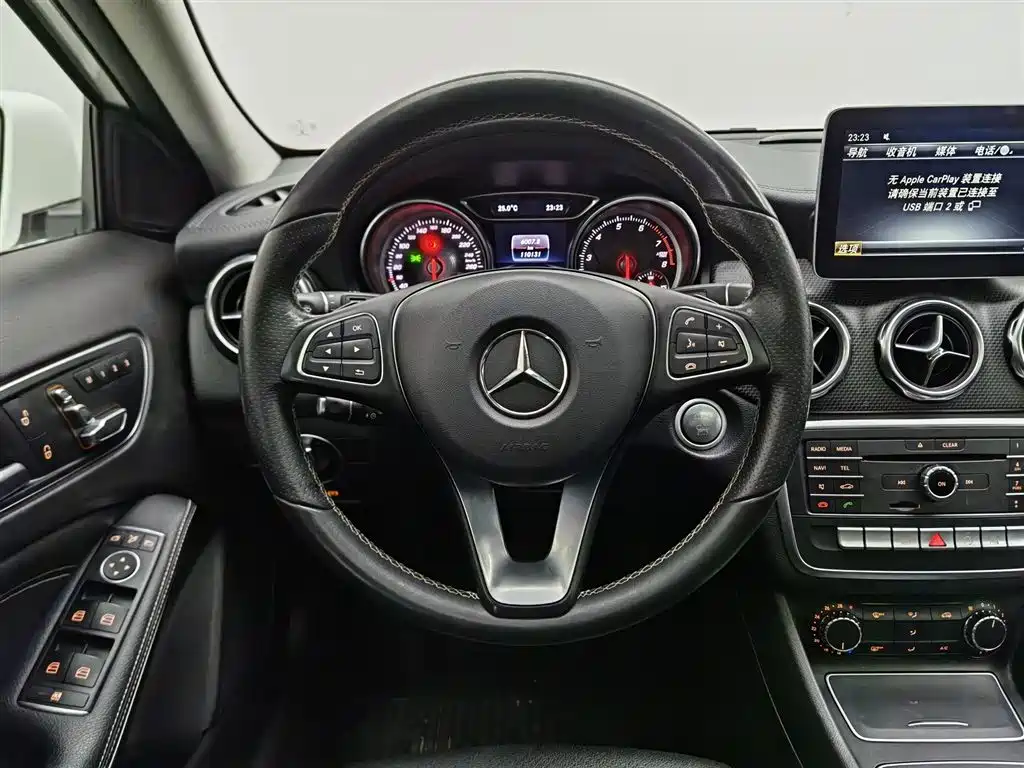 Mercedes-Benz GLA 2017 GLA 200 Fashion фото 11