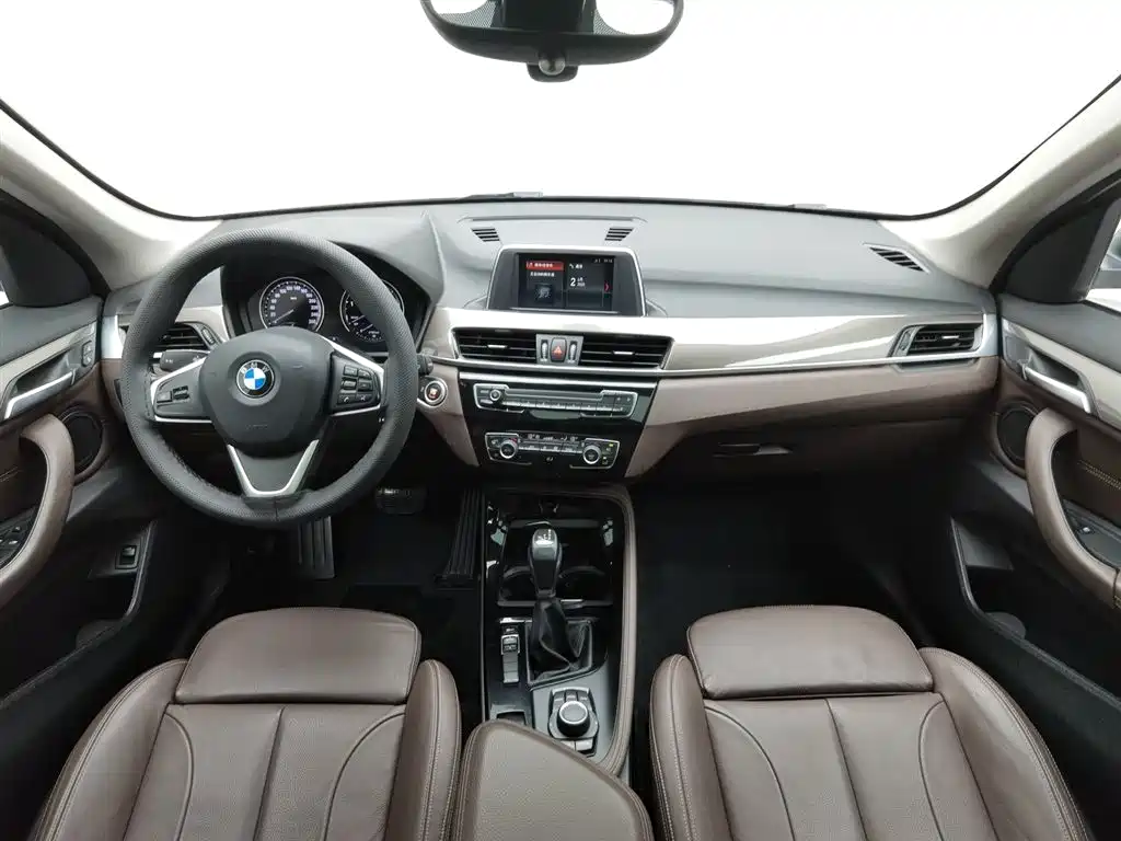 BMW X1 2019 sDrive18Li Premium Model фото 5