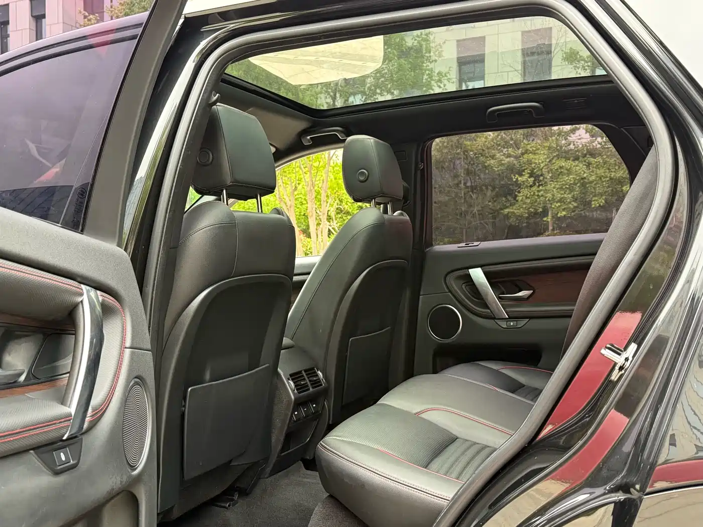 LAND ROVER DISCOVER SPORTS